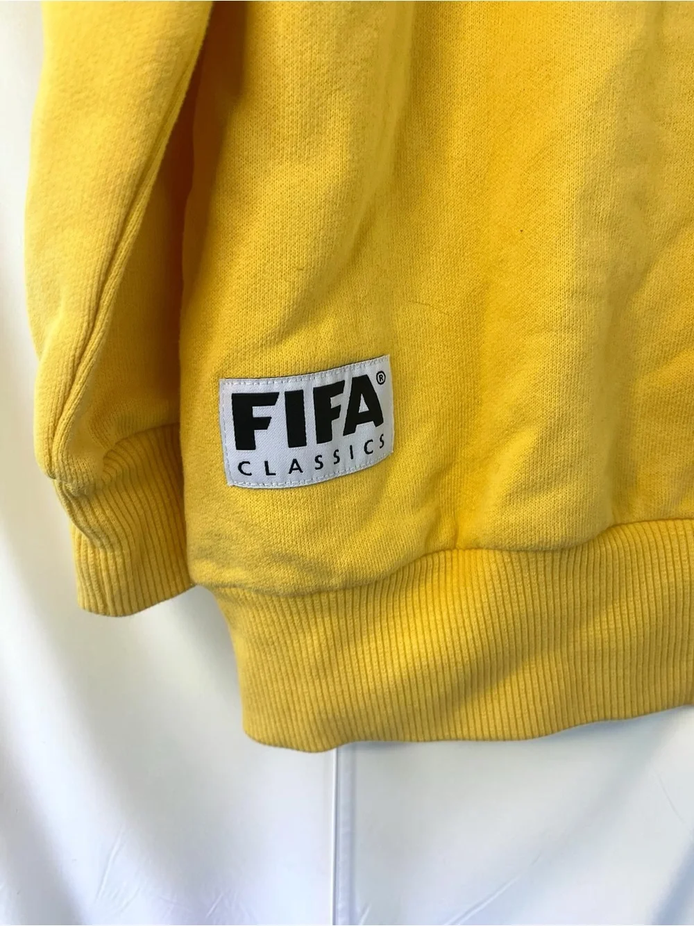 Rare NWT FIFA Classics Women’s World Cup Mascot Crewneck Sweatshirt Yellow Sz L